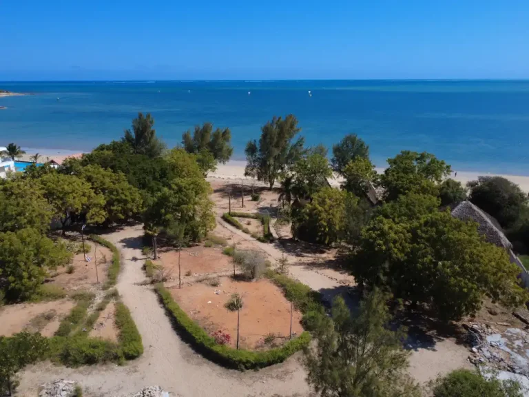 Lire la suite à propos de l’article Ancien hôtel en bord de mer